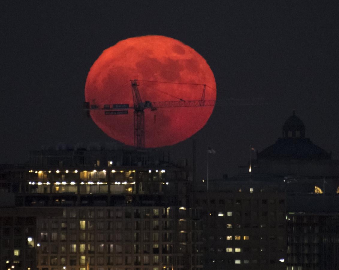 Impresionante superluna en Washington. 