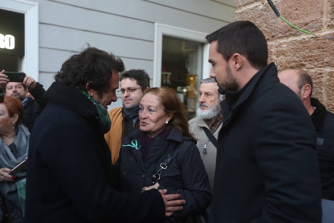 Fotos: Cambio de nombre de Avenida Ramon de Carranza a 4 de diciembre de 1977