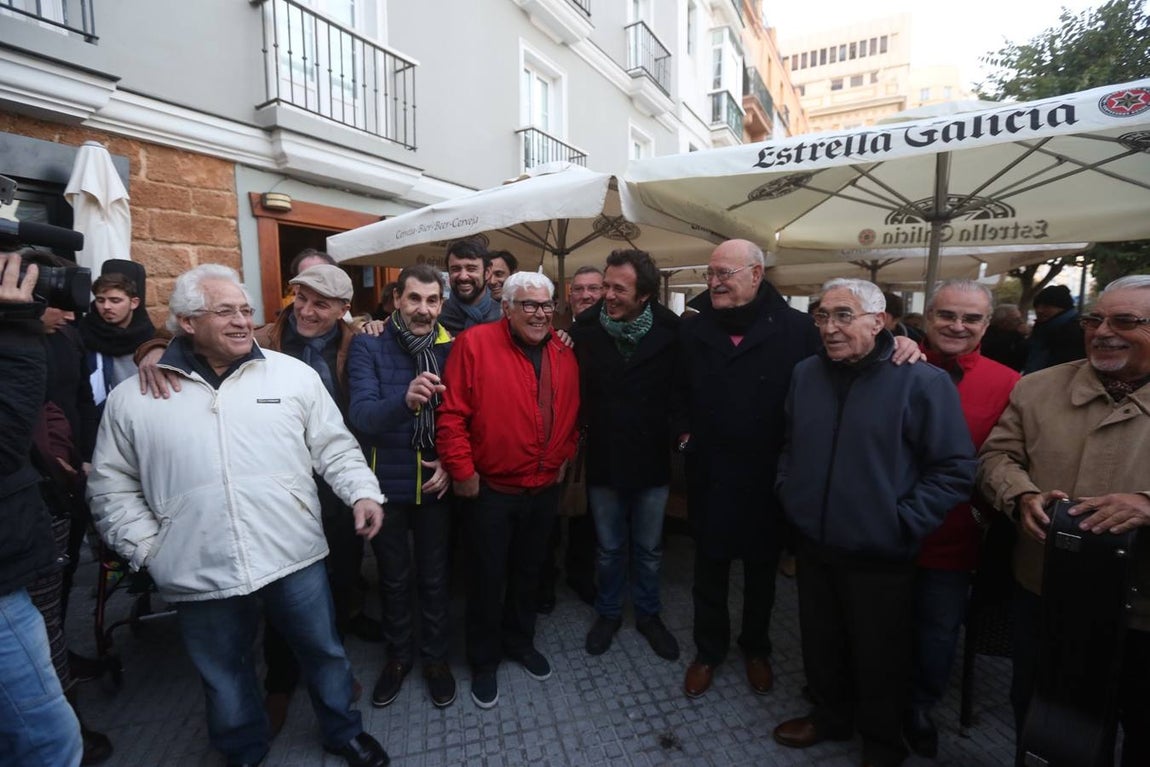 Fotos: Cambio de nombre de Avenida Ramon de Carranza a 4 de diciembre de 1977