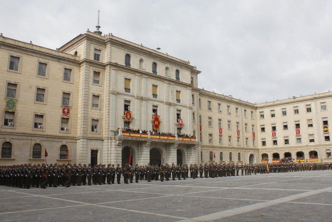 El acto castrense de la Academia de Infantería, en imágenes