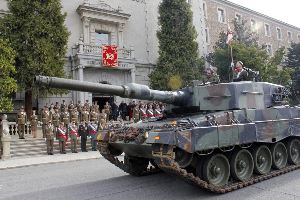 El acto castrense de la Academia de Infantería, en imágenes
