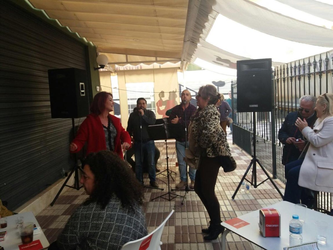 Fotos: Las zambombas animan la navidad en la provincia de Cádiz