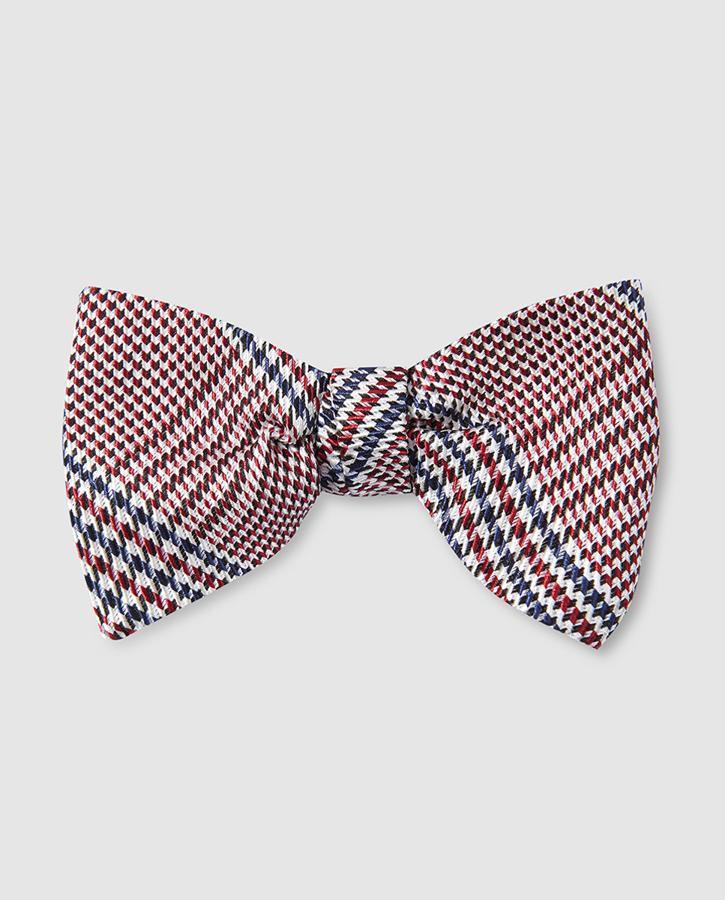 Brooks Brothers. Pajarita de seda reversible estampada de elefantes. Precio: 90 €