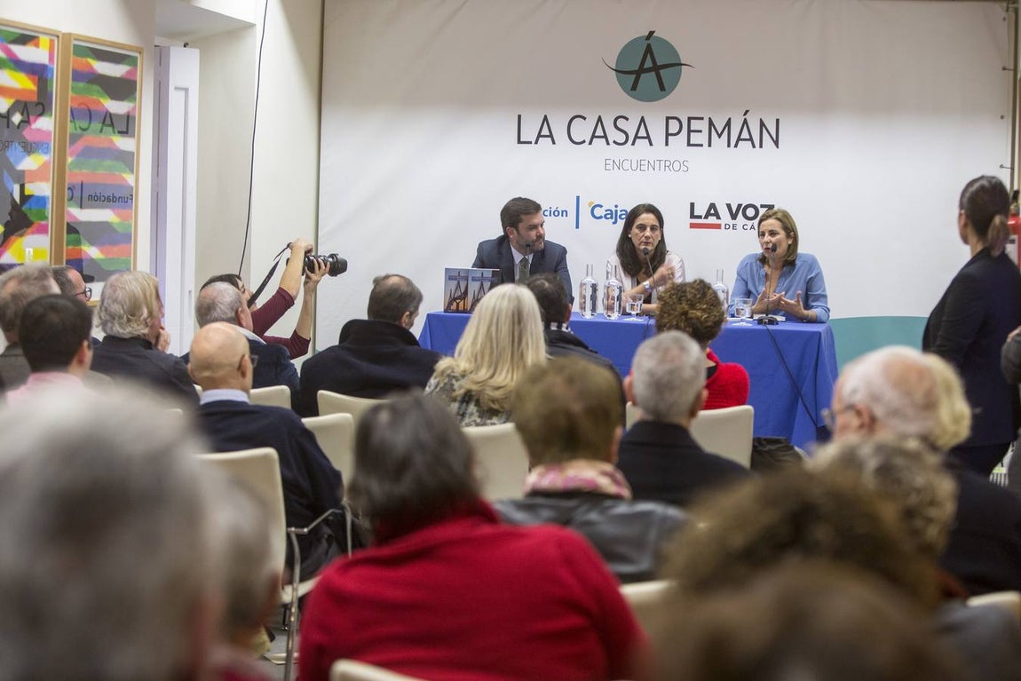 Fotos: Yolanda Vallejo presenta ‘Cómo hemos cambiado’ en la Casa Pemán