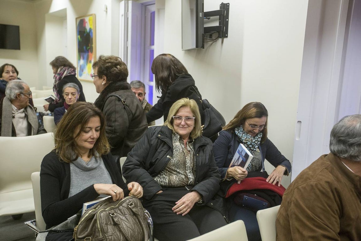 Fotos: Yolanda Vallejo presenta ‘Cómo hemos cambiado’ en la Casa Pemán