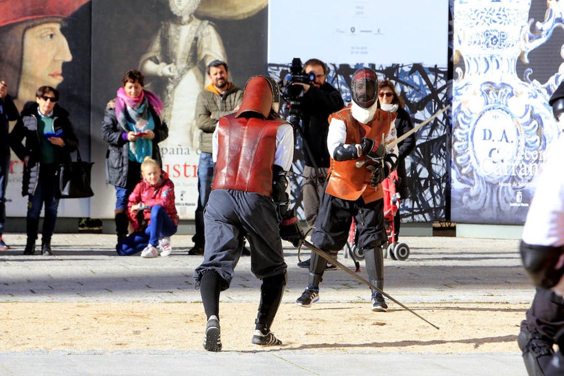 Duelo de espadas a las puertas de un museo en Toledo