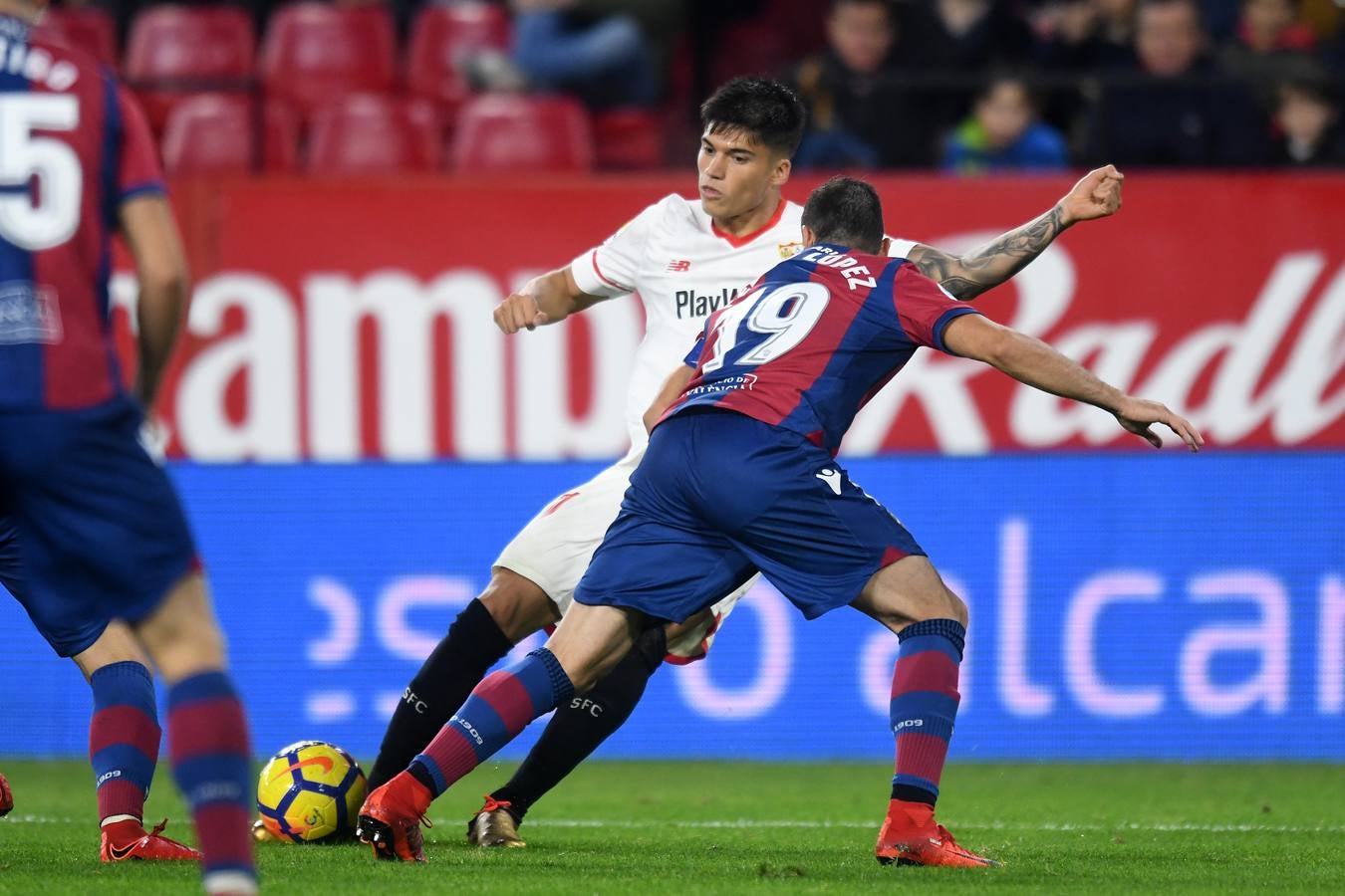 Todas las imágenes del Sevilla-Levante