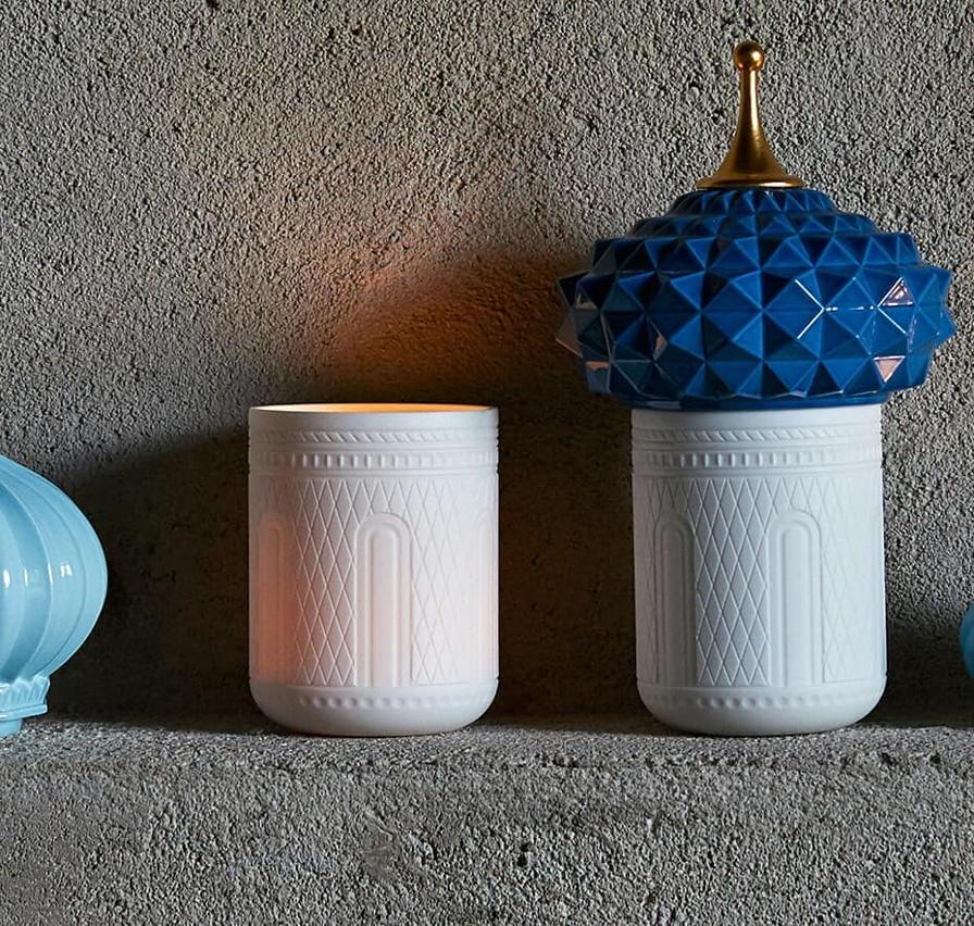 Lladró. La centenaria marca de porcelanas lanza una colección de portavelas inspirados en los cuentos de «Las mil y una noches». Muy eficades para soprender estas navidades y aptos para cualquier hogar. El precio oscila entre 115 y 390 euros