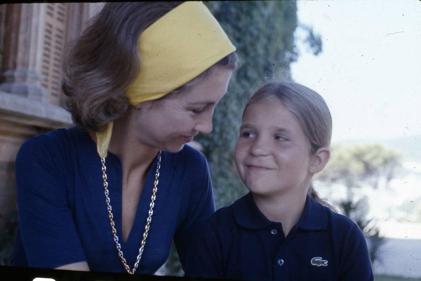 Este miércoles la Infanta Elena celebra su 54 cumpleaños, cifra que llega en un año tranquilo para la hermana del Rey Felipe VI. 