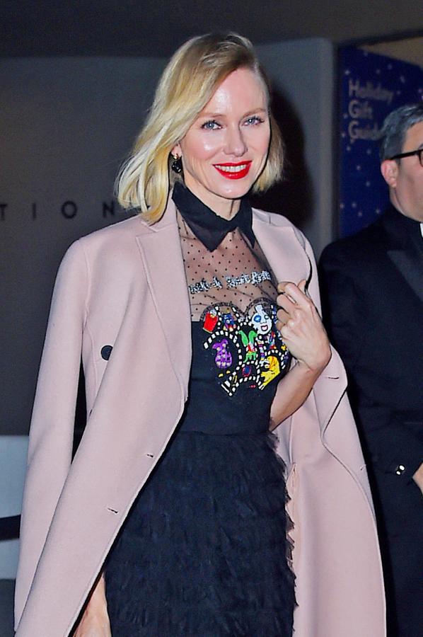 La actriz Naomi Watts es otra de las famosas que tuvo su segundo hijo tres meses después de cumplir 40 años. 