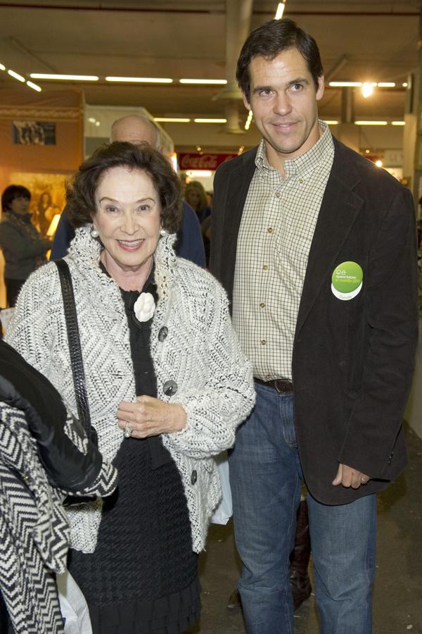 Carmen Franco y Luis Alfonso de Borbón, durante el rastrillo Nuevo Futuro en 2011. 