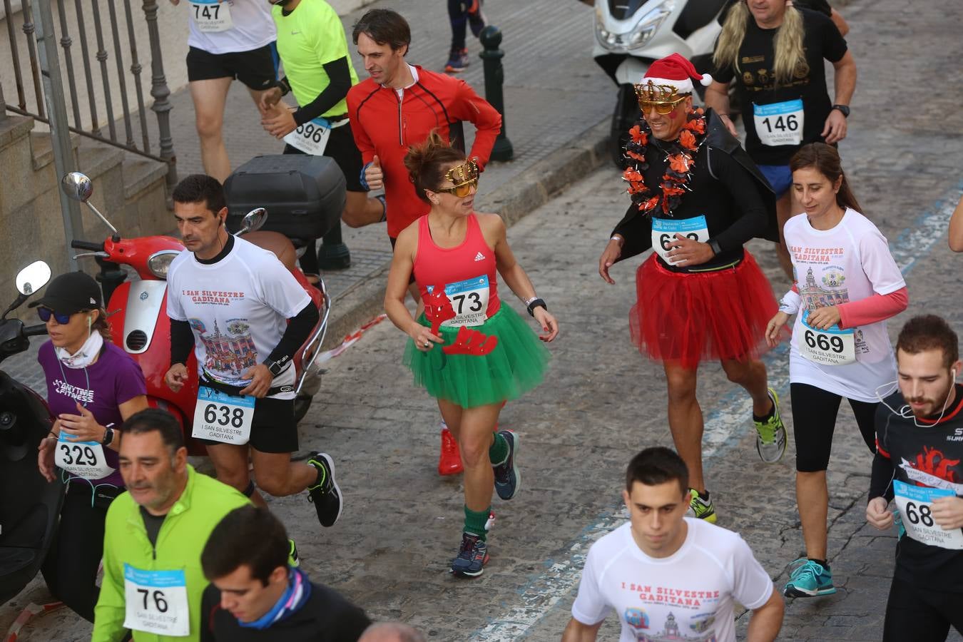 Búscate en la I edición de la San Silvestre Gaditana