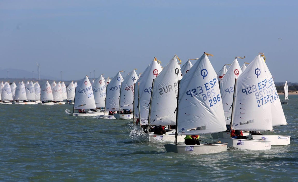 GALERÍA FOTOS: Comienza la Optimist Excellence Cup en aguas gaditanas