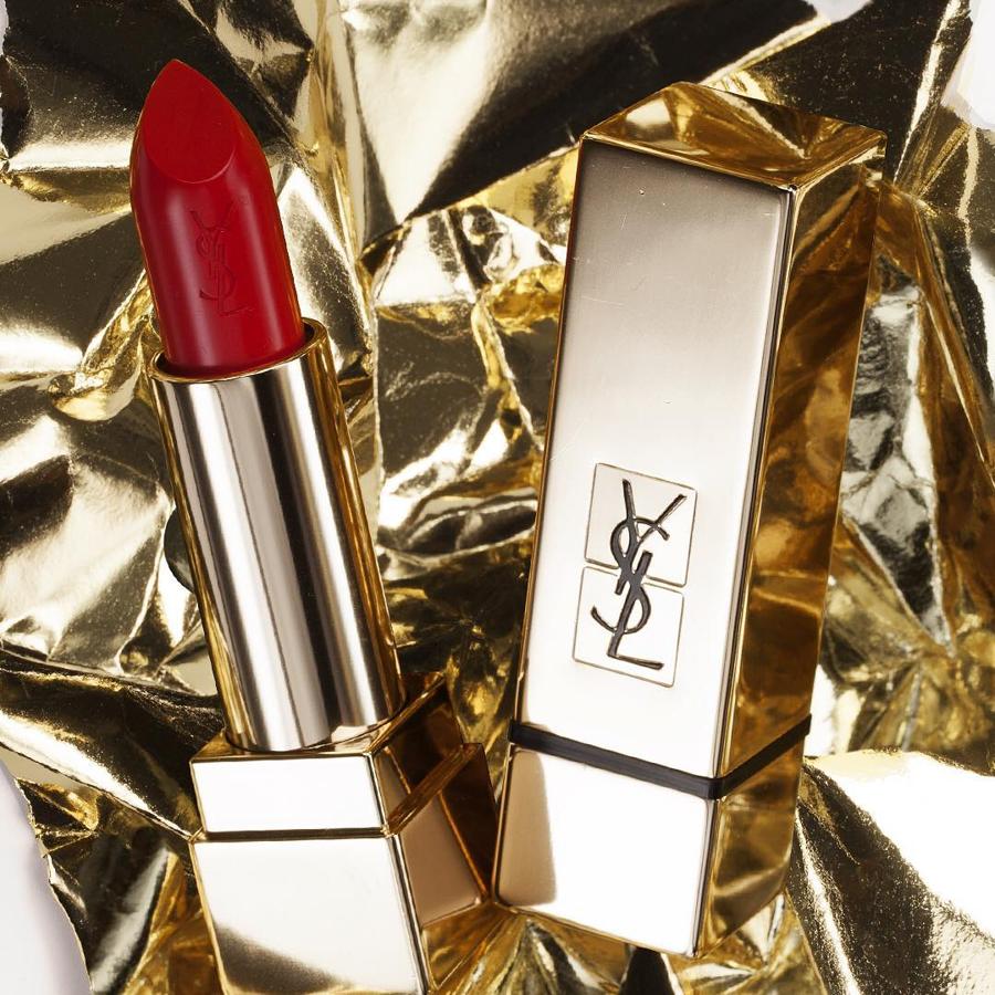Un toque beauty. La barra de labios Rouge Pur Couture de YSL es un básico infalible que nunca falla. (Precio: 37 euros)