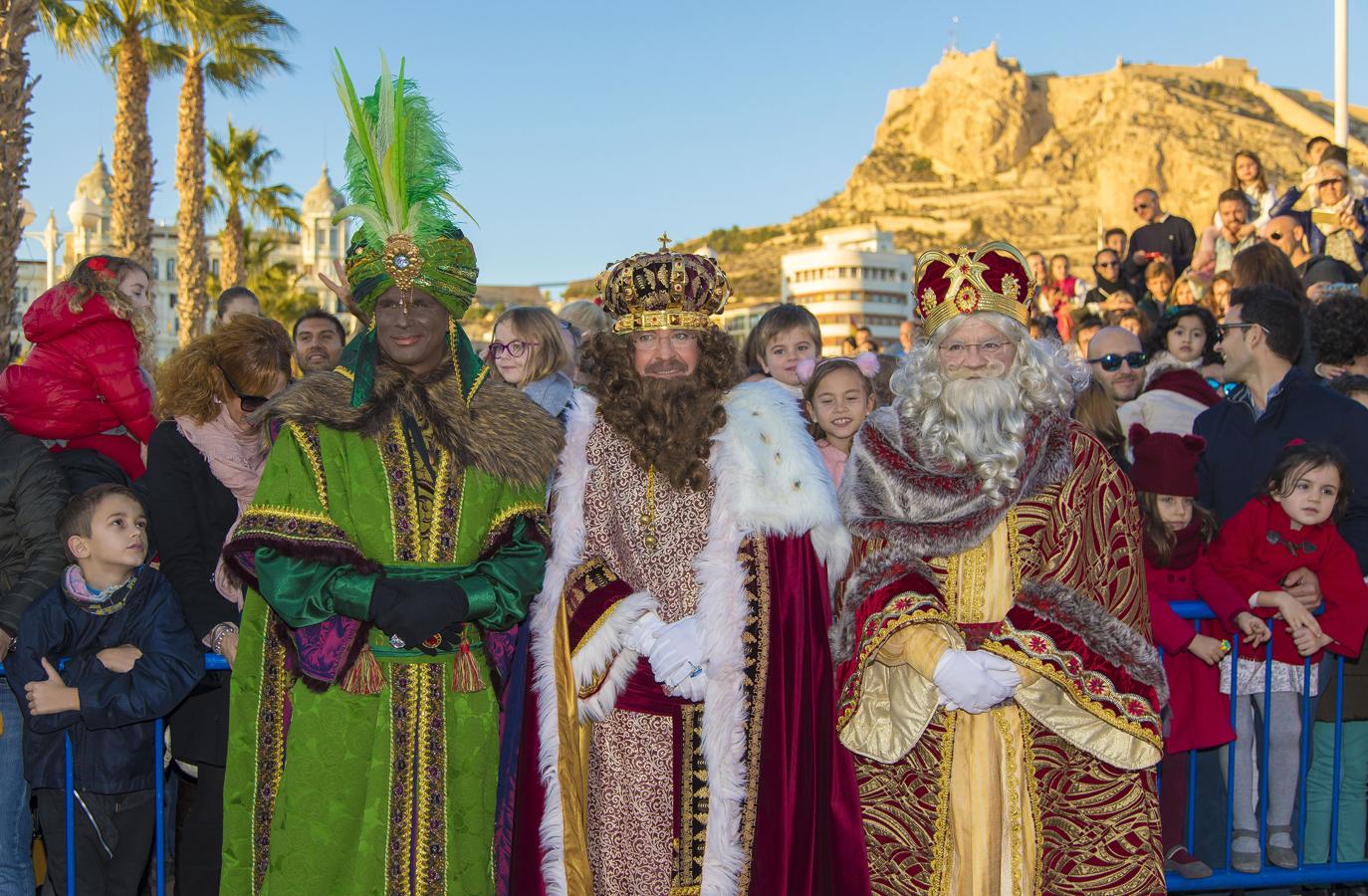 La Cabalgata de Reyes Magos de Alicante, en imágenes. 