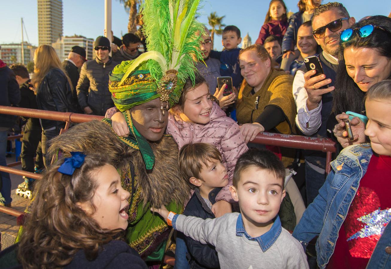 La Cabalgata de Reyes Magos de Alicante, en imágenes. 