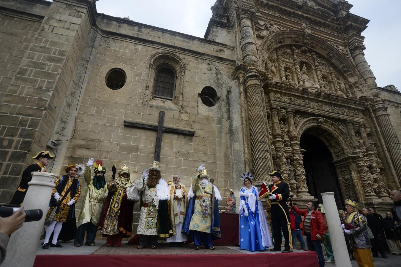 Las Cabalgatas de Reyes de la Bahía, en imágenes