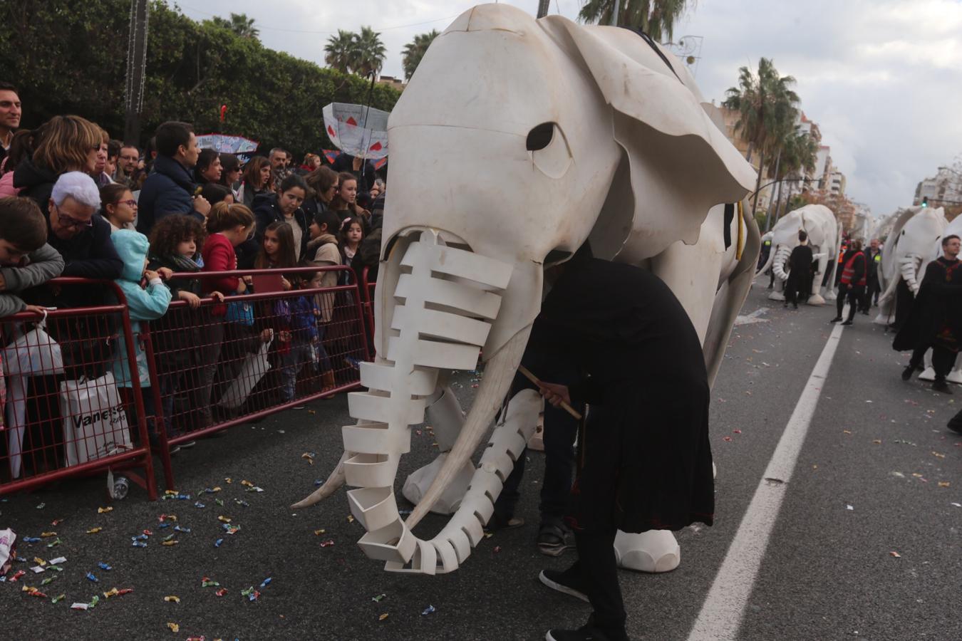 FOTOS: La Cabalgata de los Reyes Magos de Cádiz