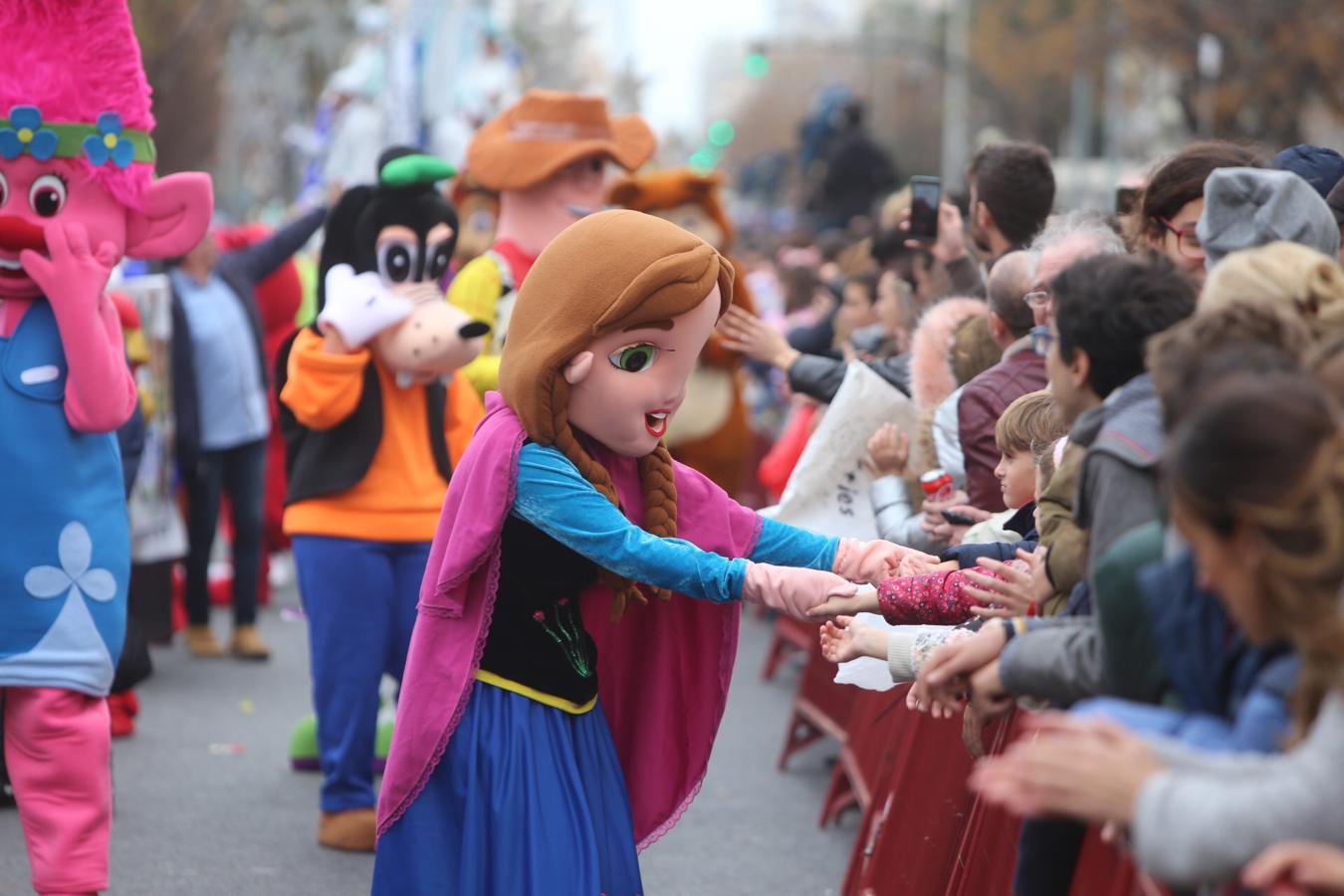 FOTOS: La Cabalgata de los Reyes Magos de Cádiz