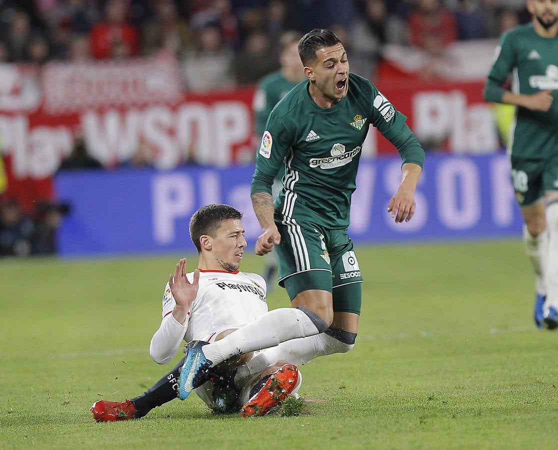 Las imágenes más trepidantes del derbi Sevilla FC-Real Betis