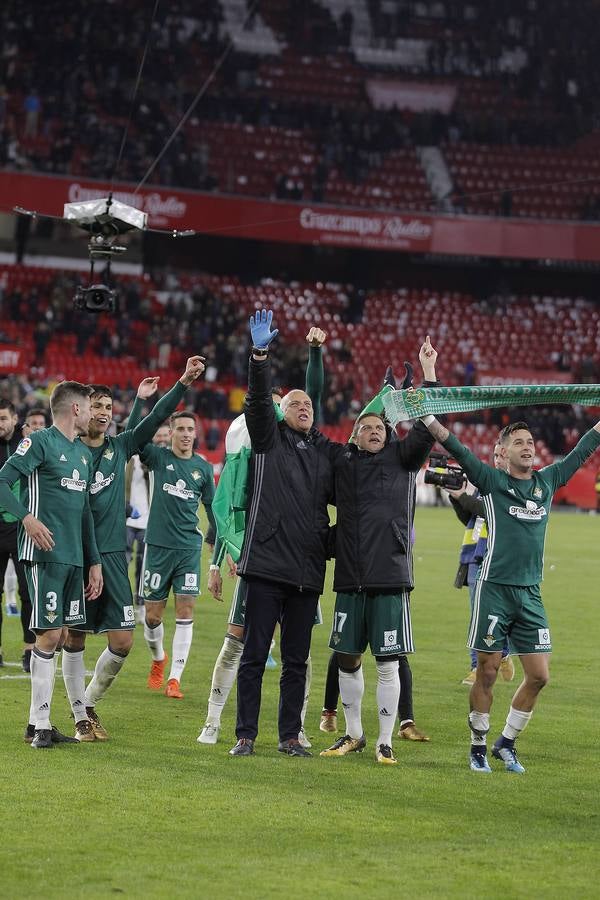 Las imágenes más trepidantes del derbi Sevilla FC-Real Betis