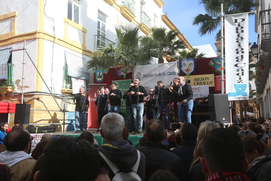 Fotos: Ambientazo en la Erizada más madrugadora de Cádiz