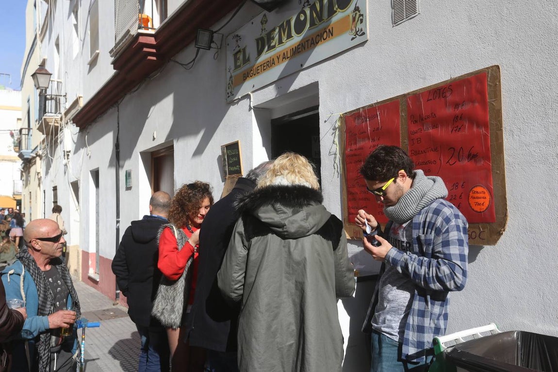 Fotos: Ambientazo en la Erizada más madrugadora de Cádiz