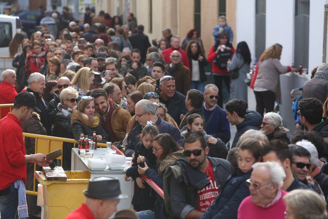 Fotos: Ambientazo en la Erizada más madrugadora de Cádiz
