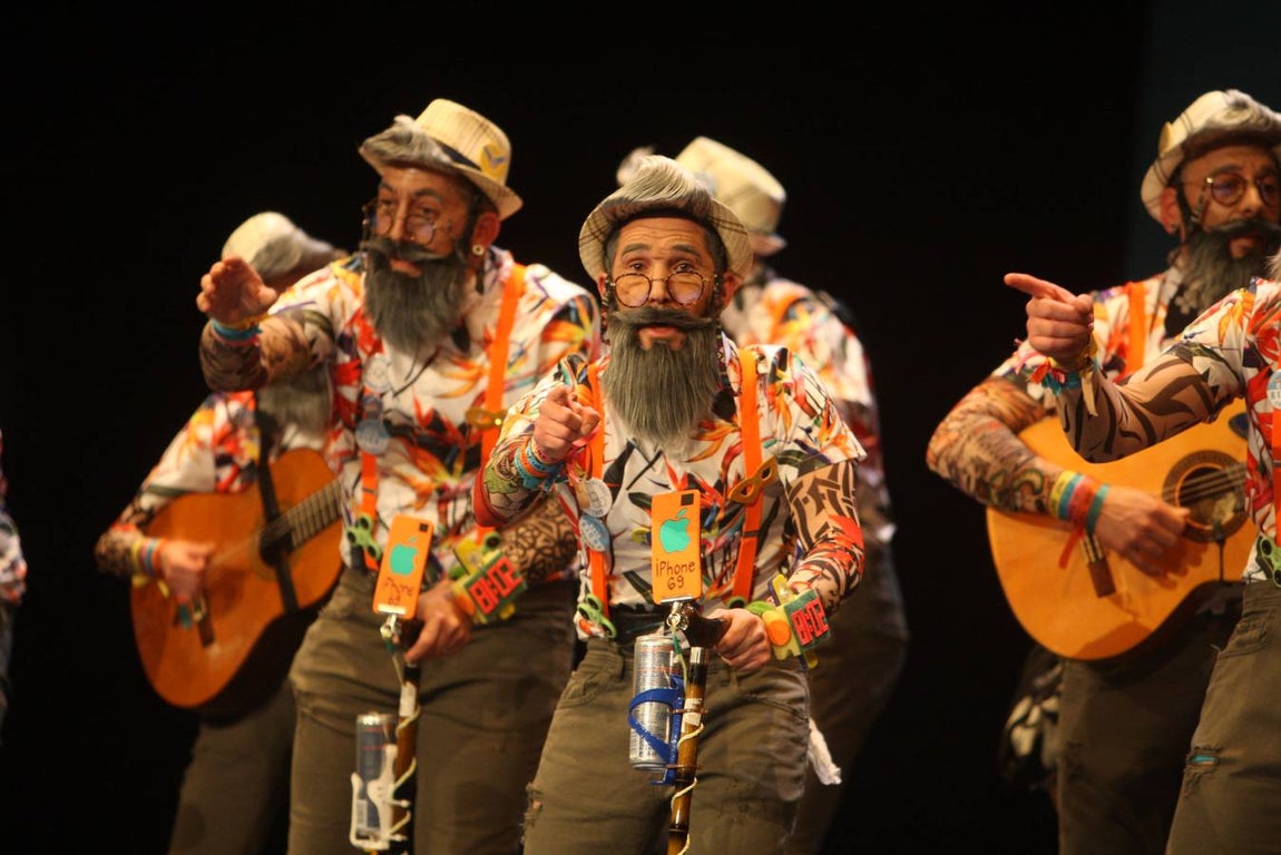 FOTOS: Chirigota Regreso del futuro en Preliminares. Carnaval de Cádiz 2018