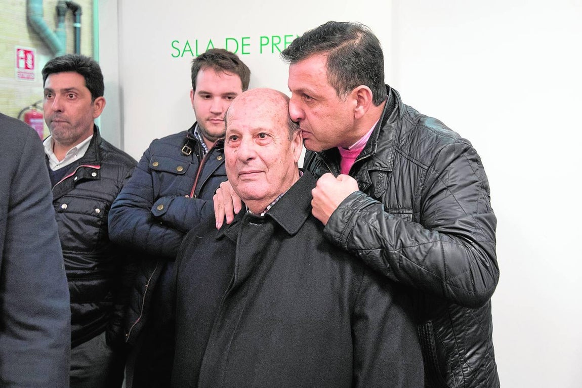 La venta del Córdoba CF a Jesús León, en imágenes