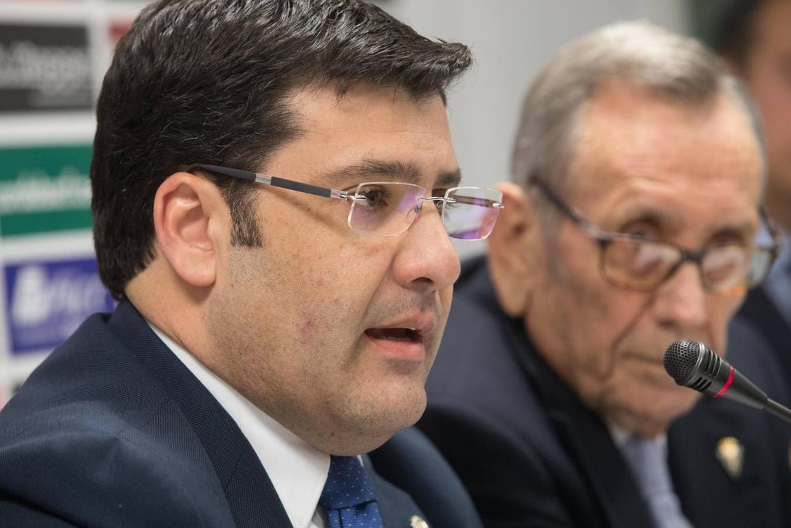 La venta del Córdoba CF a Jesús León, en imágenes