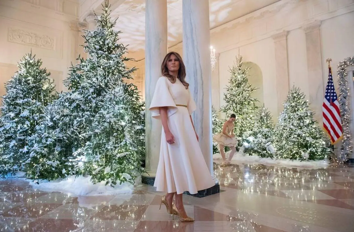 Para presentar la decoración navideña de la Casa Blanca, de Dior. 