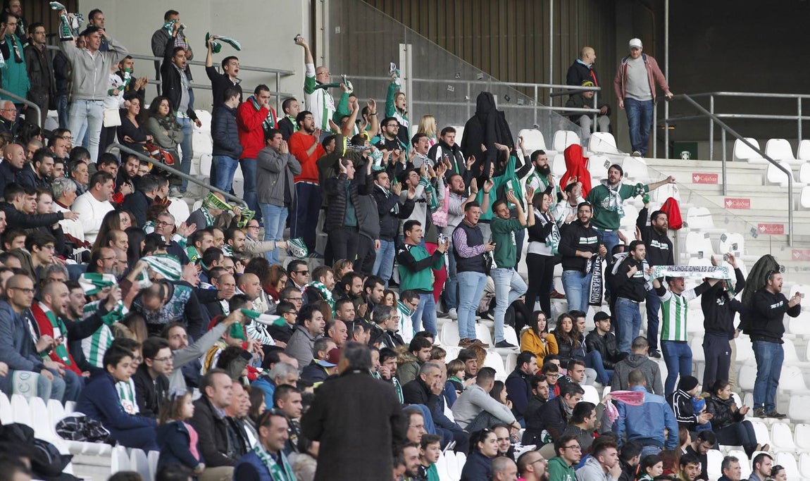 El mejor ambiente de la temporada en el estadio El Arcángel de Córdoba, en imágenes
