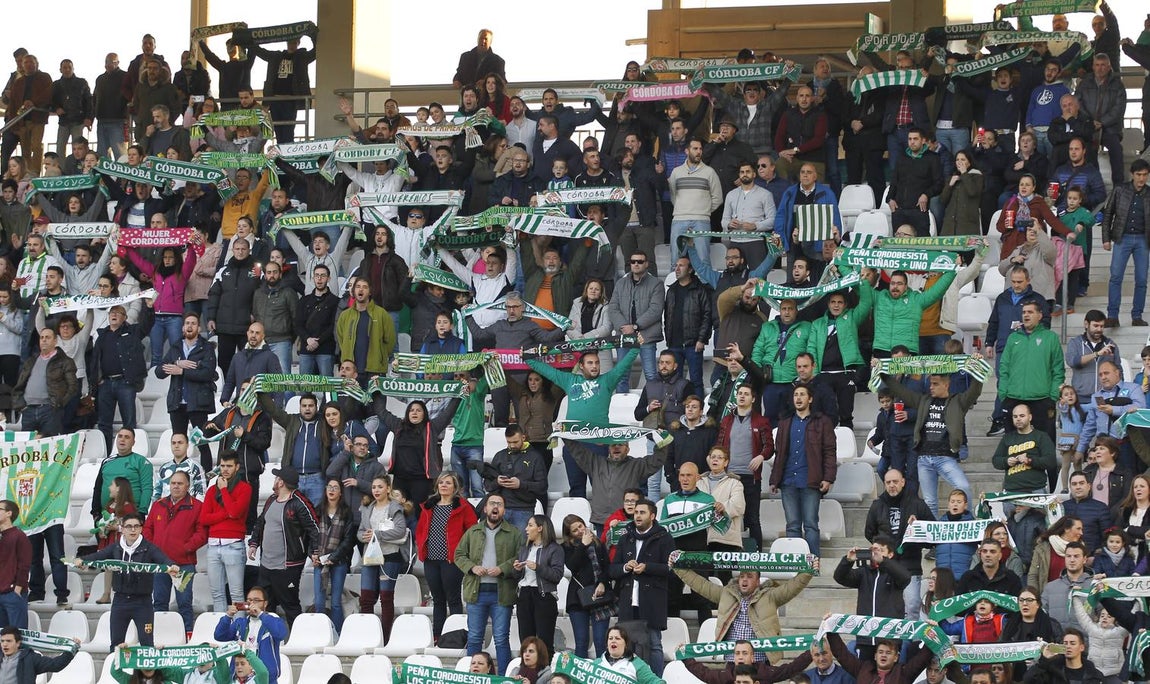El mejor ambiente de la temporada en el estadio El Arcángel de Córdoba, en imágenes