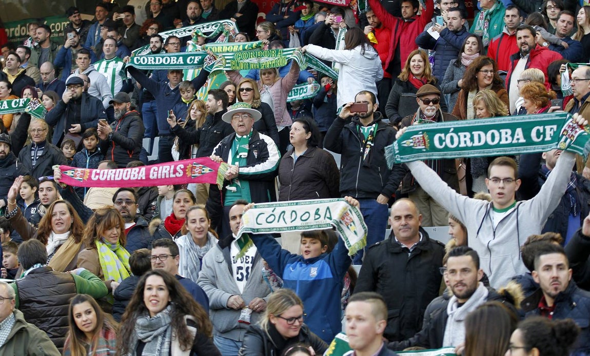 El mejor ambiente de la temporada en el estadio El Arcángel de Córdoba, en imágenes