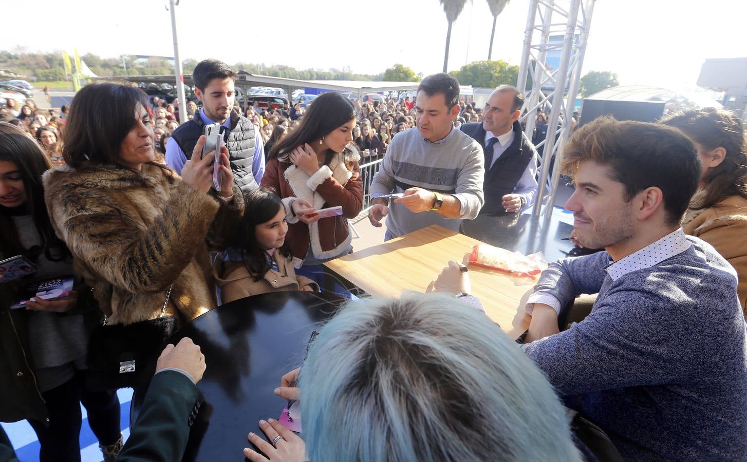 La firma de discos de los chicos de Operación Triunfo en Córdoba, en imágenes