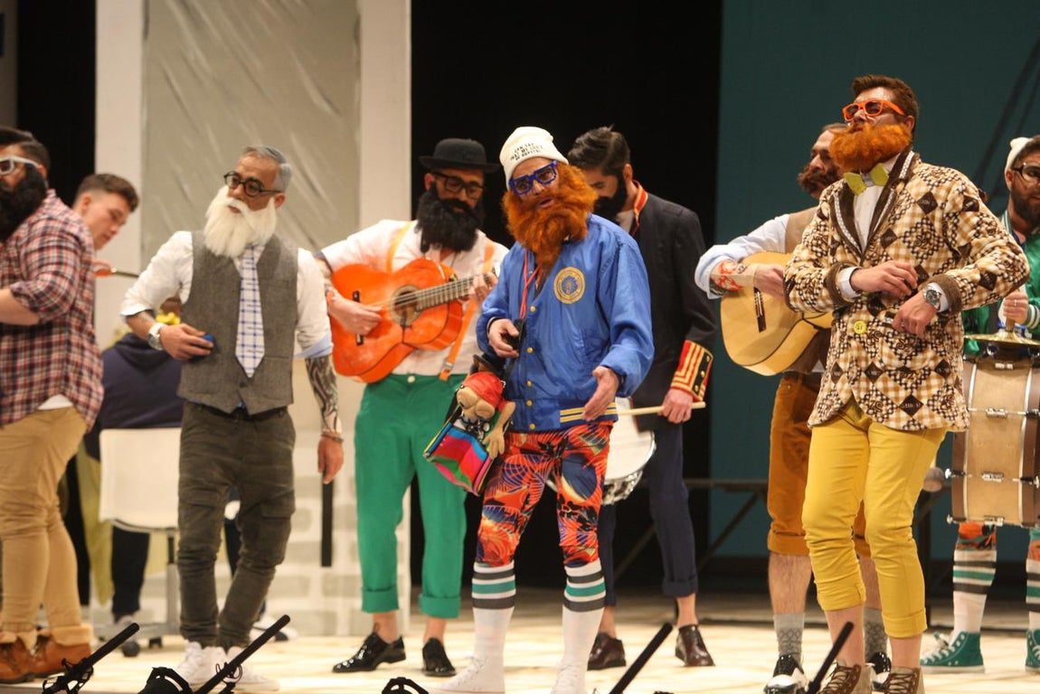 FOTOS: chirigota &#039;Los que se mueren por su barbi&#039; en el COAC 2018