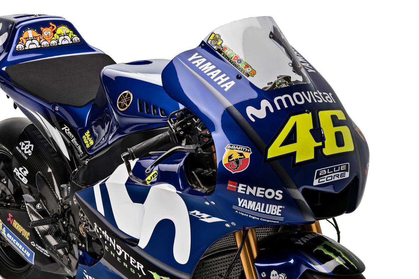 Rossi y Viñales presentan la nueva Yamaha en Madrid