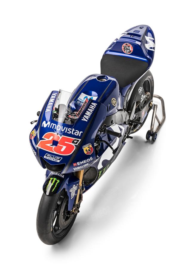 Rossi y Viñales presentan la nueva Yamaha en Madrid