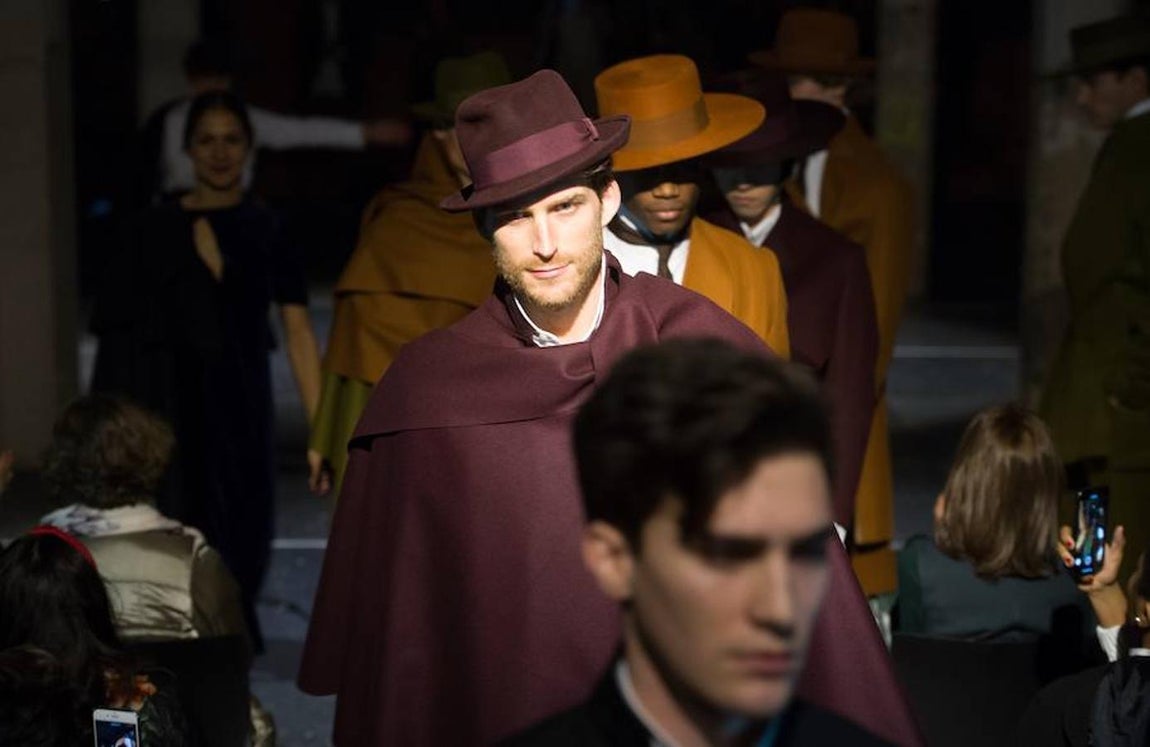 El desfile de Oteyza, en imágenes