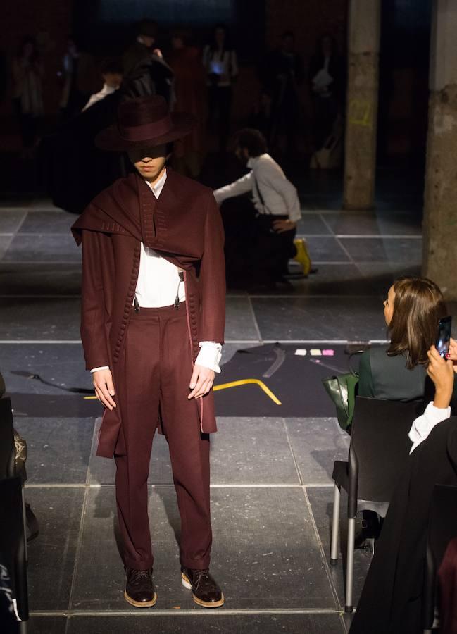 El desfile de Oteyza, en imágenes