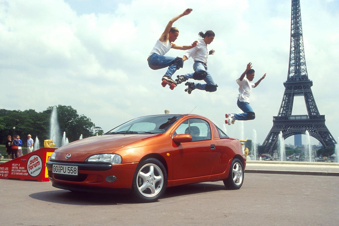 Esta segunda generación contó con una versión deportiva, aunque el nombre del modelo es Opel Tigra. 