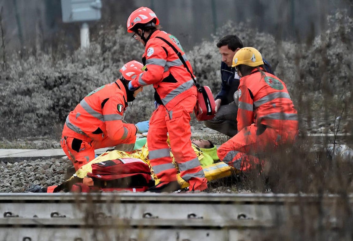 En imágenes, el accidente de un tren en Italia deja tres muertos y más de cien heridos