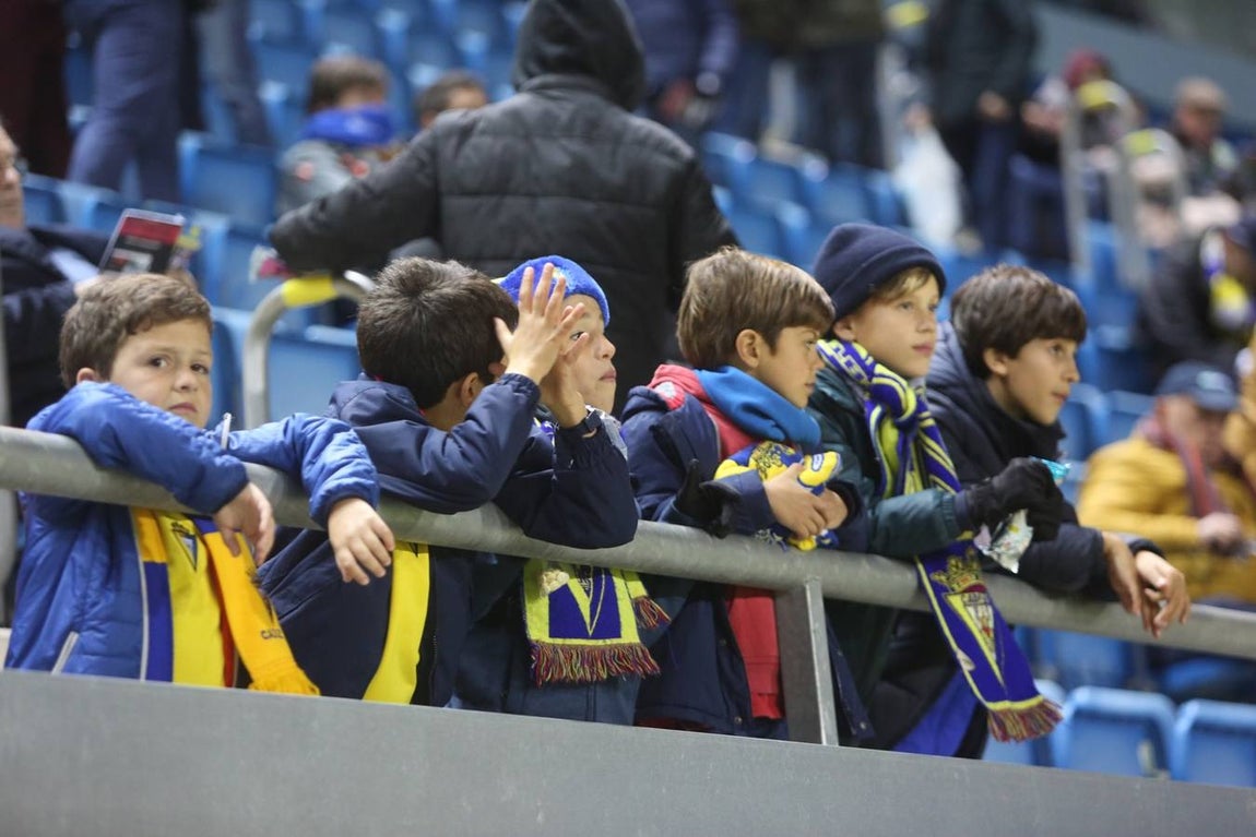 Búscate en el Cádiz-Lugo en las gradas de Carranza