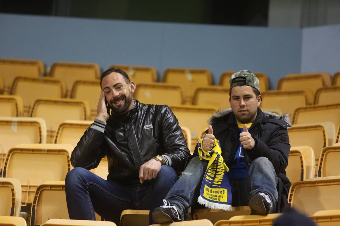 Búscate en el Cádiz-Lugo en las gradas de Carranza