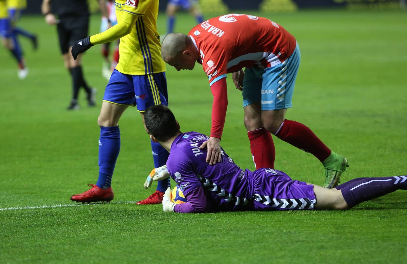 FOTOS: Cádiz CF - Lugo en Carranza