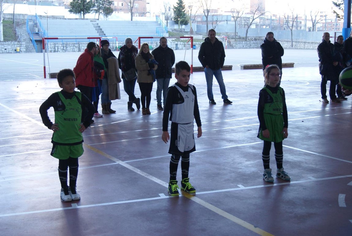 Las mejores imágenes del encuentro de baloncesto entre Virgen de Mirasierra “A” y Nuestra Señora de las Nieves