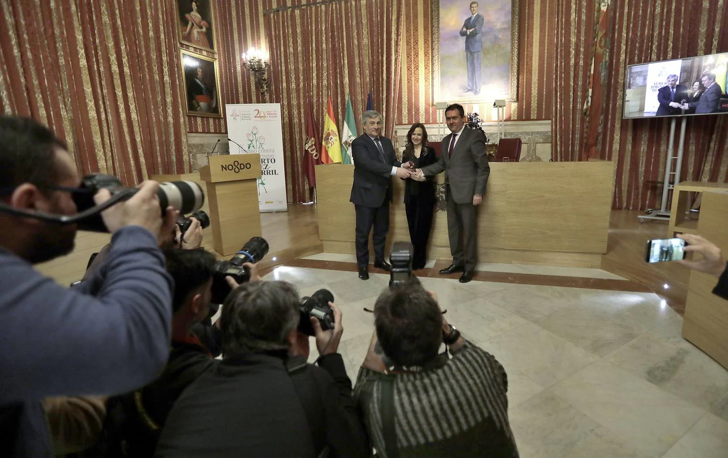 Entrega del premio Jiménez-Becerril a Antonio Tajani