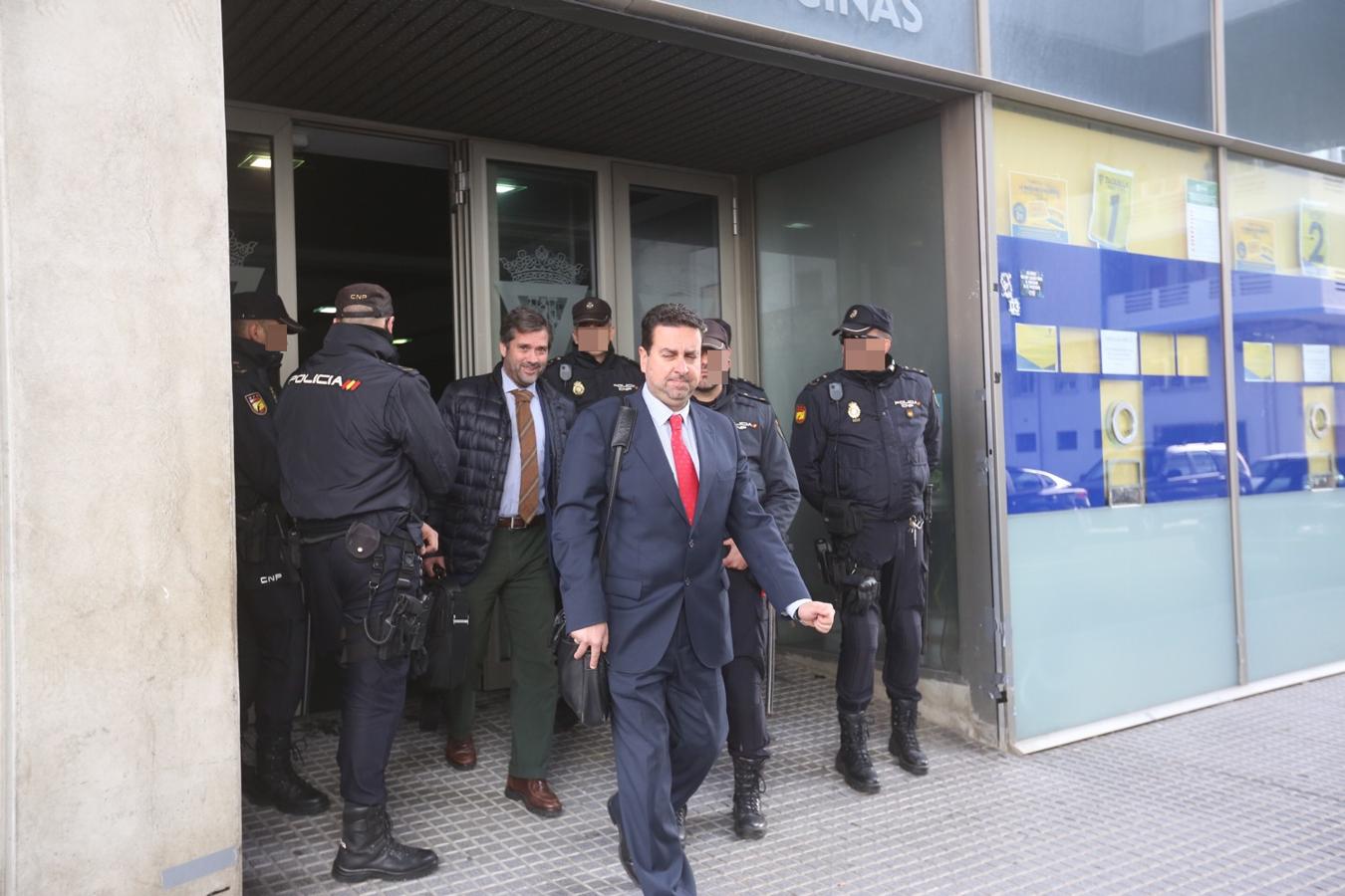 La Policía registra las oficinas del Cádiz CF por orden judicial