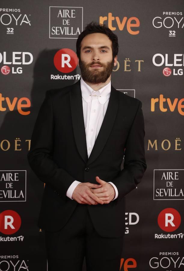La alfombra roja de los Goya 2018, en imágenes. El actor Ricardo Gómez («Cuéntame cómo pasó») vestido de Emidio Tucci, The Stoat.